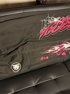 ROMWE Black and Hot Pink Graphic Throw